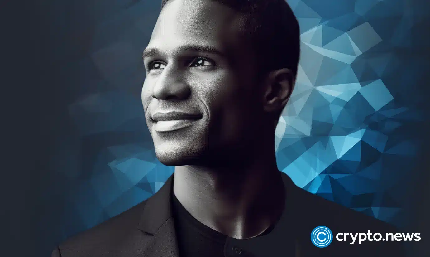 Arthur Hayes under fire for exiting Worldcoin position
