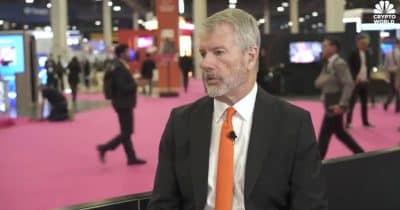 Strategy resumes Bitcoin purchase, adding $330M after 14.5B unrealized loss in Q1