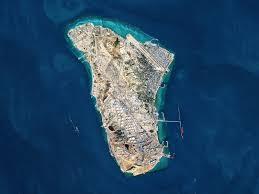 Supertanker crosses Strait of Hormuz, hinting at traffic normalization