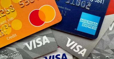 Credit card debt at US commercial banks hits record $1.09 trillion