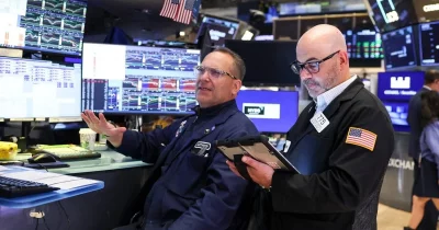 S&P 500 set to snap 9-day win streak as stocks fall on geopolitical fears