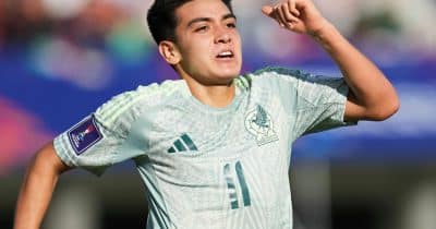 Club Tijuana signs Gilberto Mora to three-year contract, assigns No. 10 shirt
