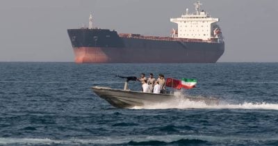 Iran closes Strait of Hormuz, blocking over 3,200 ships in major escalation