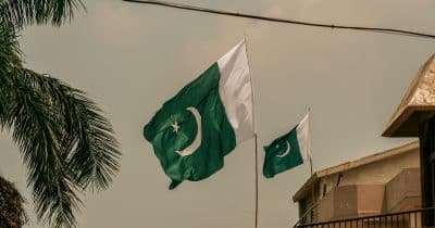 Crude oil prices drop as Pakistan official comments on Iran peace deal