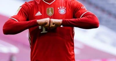 Robert Lewandowski travels to US to consider Chicago Fire move