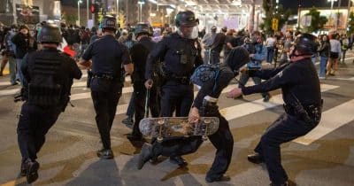 Iran draws 2-2 with New Zealand amid protests in Los Angeles