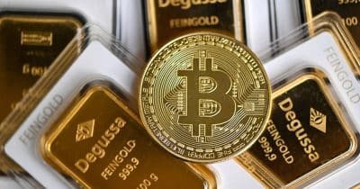 Bitcoin falls below $63,000 amid global risk asset sell-off