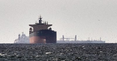 Iran’s IRGC Navy closes Strait of Hormuz to all maritime traffic, sending shockwaves through oil and crypto markets