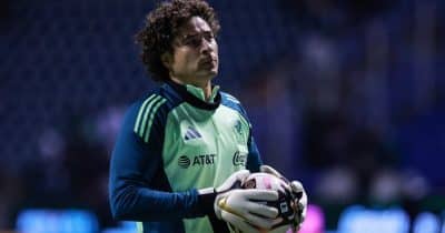 Guillermo Ochoa makes emotional sixth World Cup appearance at Mexico City Stadium
