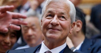 JPMorgan CEO Jamie Dimon expected to stay for three more years