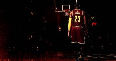 LeBron James leaves Lakers, explores free agency options