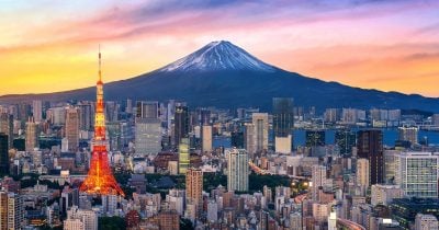 Japan’s yen slides to 40-year lows as debt crisis deepens, and crypto markets should be paying attention