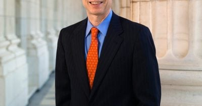 Senator Wyden pushes to include blockchain act in Clarity Act on Senate floor