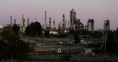 US stocks fall as oil surges on renewed US-Iran tensions