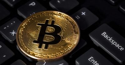 CLARITY Act stalls in Senate; Bitcoin down 22% from May peak