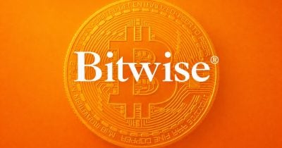 William Blair cuts Coinbase revenue estimates by 12% for 2026, but keeps its Outperform rating