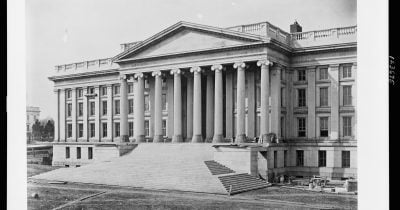 US bond market rallies on softest inflation print since 2020, traders abandon rate hike bets