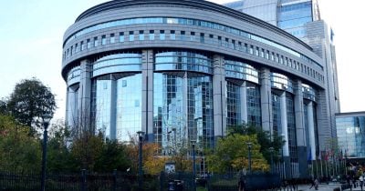 European Commission gives cautious response to new Trump tariffs, keeping crypto markets on edge