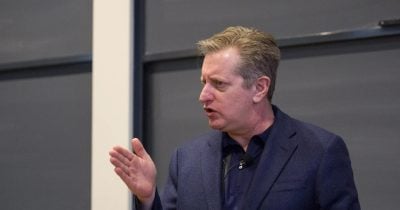 Steve Eisman sells Alphabet stake, voices AI concerns amid market speculation