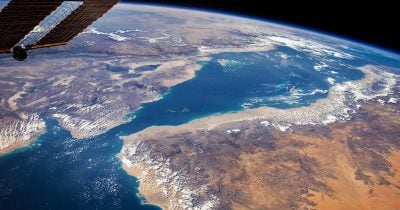 US forces redirect 22 vessels, board 2 amid Bab el-Mandeb tensions