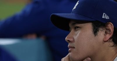 Shohei Ohtani sidelined by knee soreness as Dodgers prioritize health for postseason