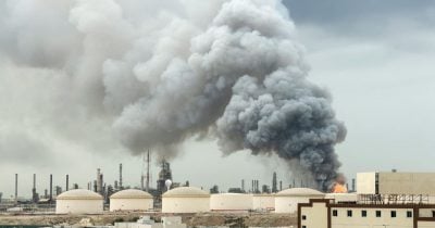 Iran threatens Gulf energy strikes as oil market risk premium quietly returns