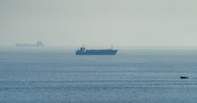 US Navy escorts tankers through Strait of Hormuz amid 2026 crisis