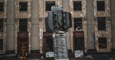 Russian airstrikes in eastern Ukraine kill three, officials report