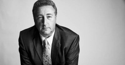Yardeni urges Fed hawkish shift amid inflation, gold price odds fall