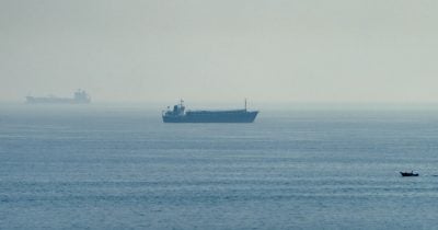 US and Iran signal nearing deal on Strait of Hormuz shipping access