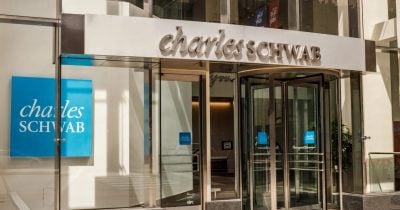 Schwab highlights retail investors’ demand for affordable AI stocks