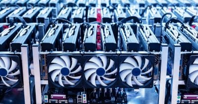 Bitcoin miners earn under 1% of revenue from fees, hitting 10-year low