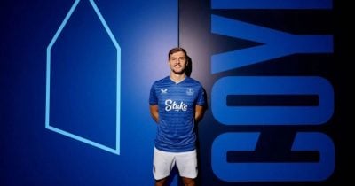 Everton leads Crystal Palace after Dewsbury-Hall stunner opens Premier League season