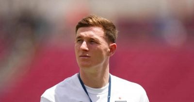 Elliot Anderson exits pitch due to injury during Premier League debut