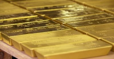 Gold prices hit $4,695 as dollar weakness and Treasury buybacks fuel late-summer rally