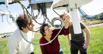 Researchers shrink AI model while enhancing its intelligence