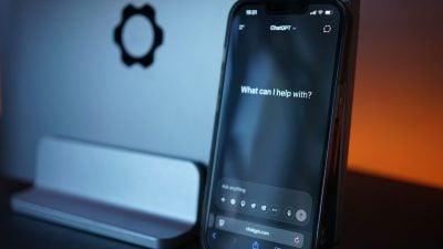 Anthropic adds usage details button and customization section to Claude for iOS